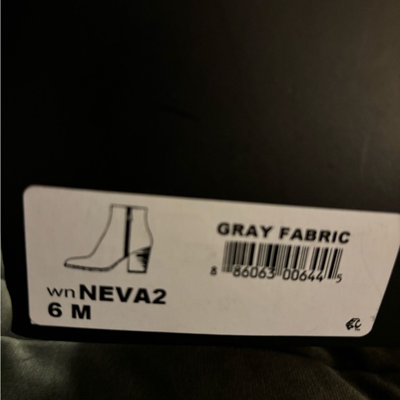 Nine West bootie, gray fabric size 6 - Picture 2 of 4